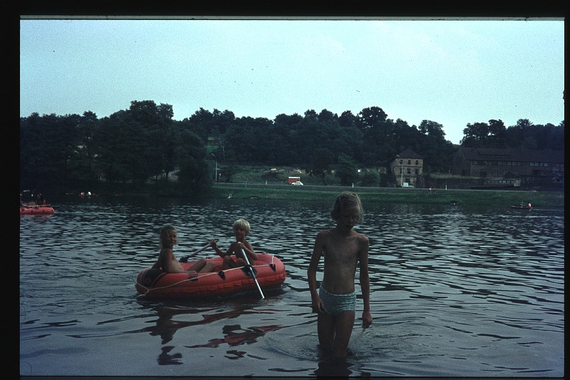 34.Bodenwohr aug 1972 Brigitte,Marion,Peter.JPG